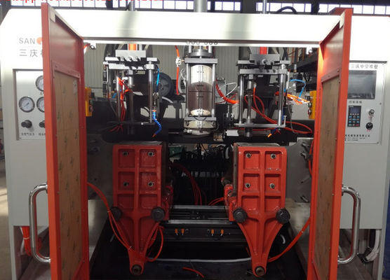 LDPE 5 लीटर ब्लो मोल्डिंग मशीन 0.6m3 / मिन प्लास्टिक बॉटल ब्लोइंग मशीन 6000kg