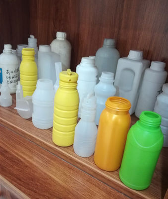7.5KW 4 स्टेशन पीपी छोटी प्लास्टिक उड़ा मोल्डिंग मशीन 1000ml